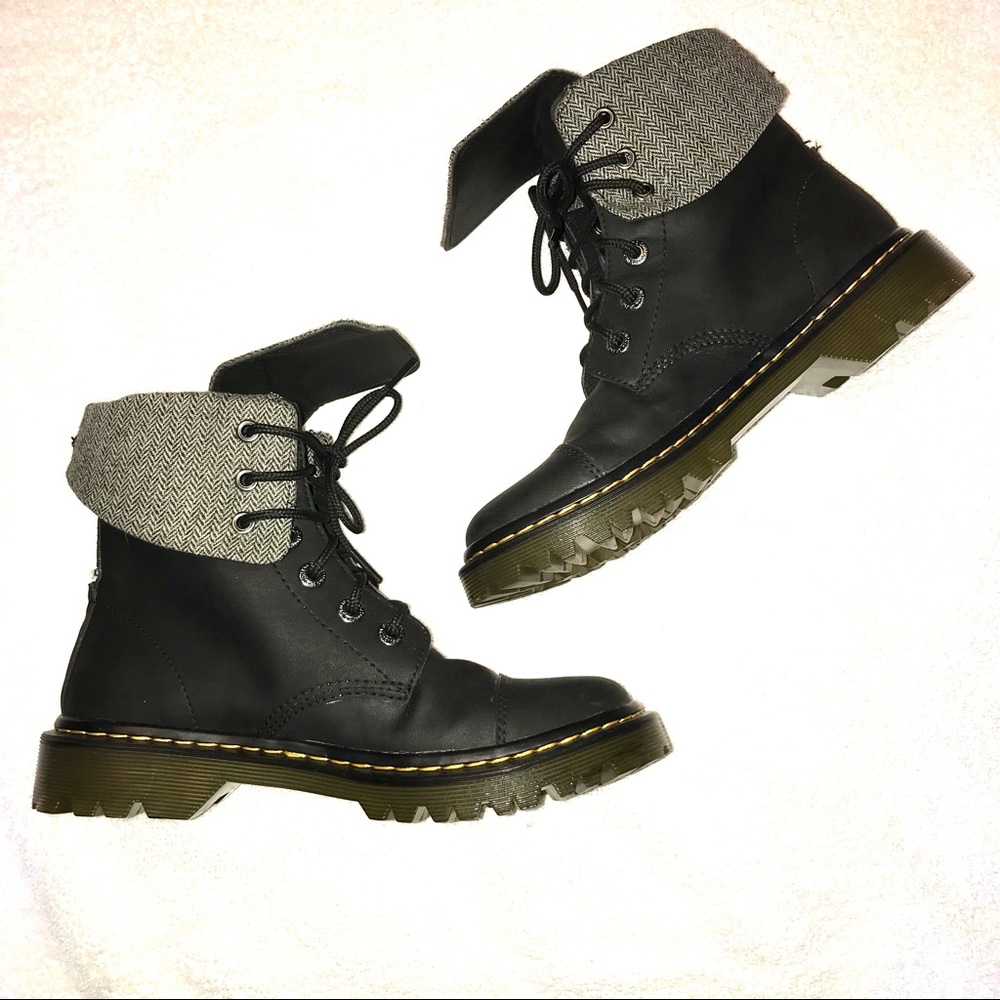 Doc Marten Yuba foldover boots women's size 7 vegan leather